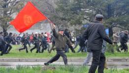 Вероятно, из всех постсоветских столиц современный Бишкек - самая советская. Здесь почти не переименовывали улицы, не сносили величественные монументы, не уродовали городское пространство корпоративными небоскребами.