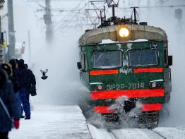 В Псковской области c 1 февраля полностью прекращено пригородное сообщение. В региональном правительстве пояснили, что отмена пригородного сообщения стала ответом на требование РЖД компенсировать необоснованно завышенную себестоимость проезда