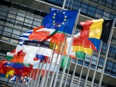 Россия заняла третье место по числу прошений об убежище в Евросоюзе в 2012 году. Об этом 25 марта сообщило РИА «Новости» со ссылкой на Европейское статистическое бюро. Больше всего заявлений о предоставлении убежища в Европе поступило от граждан Афганистана (26,25 тысячи). На втором месте — Сирия (23,51 тыс.), и на третьем — с небольшим отрывом […]