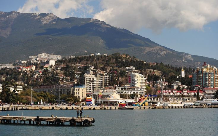 The following manifesto was written by delegates participating in the conference that took place in Yalta, Crimea on July 6-7, 2014. What is the aim of our struggle? The building, on the territory of Ukraine, of a just, socially-oriented people’s republic without oligarchs or a corrupt bureaucracy. Who are our enemies? The liberal-fascist ruling elites […]