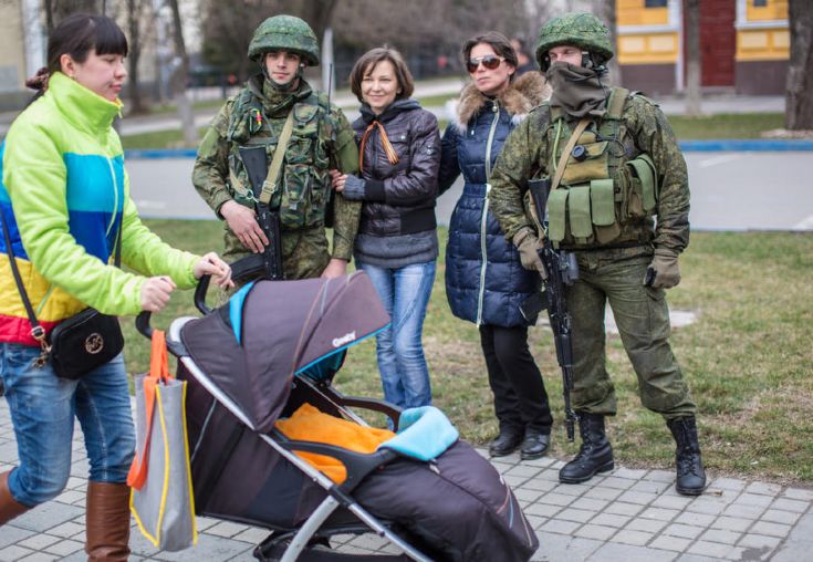 История, как известно, учит лишь тому, что ничему не учит. И всякий раз руководители государства (по определению, в общем-то, неглупые люди) совершают одни и те же поступки с одним и тем же результатом. На этих закономерностях вырос целый ряд квазифилософских дисциплин — политология, социология и так далее. Хотя на самом деле проблема находится исключительно в […]