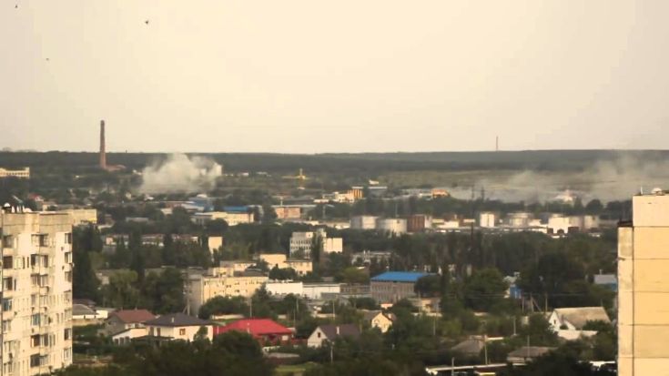 Этот текст не претендует на анализ ситуации в Луганской народной республике (ЛНР), всеохватность и объективность. Это – не журналистский материал. Это – записки очевидца. Краткие, отрывочные, мгновенные картинки, впечатления, эмоции. Луганск – фронтовой город, война идет уже и в самом городе (действия диверсантов, бомбардировки авиации и артиллерии). Я вижу происходящее через призму минометного взвода батальона […]