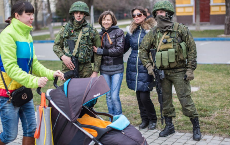 Эта статья не претендует на попытку всестороннего анализа ситуации в Украине и вокруг неё. Она — скорее, реакция на отдельные эпизоды развивающегося кризиса, которые почему-либо заставили сильнее рефлексировать. Трудно полностью отрешиться от эмоций перед лицом подобных событий. А время для предварительного анализа и прогноза ещё не пришло — события развиваются быстро и успевают заметно изменить […]