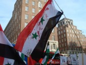 Опубликованный в среду доклад ООН по ситуации в Сирии обвиняет в военных преступлениях обе стороны конфликта. И сторонники Башара Асада, и его противники убивают мирное население и уничтожают гражданские объекты, — передает РБК. Как проправительственные силы, так и антиправительственные вооруженные группы практикуют захват заложников в нарушение международного гуманитарного и уголовного права. Кроме того, с обеих […]