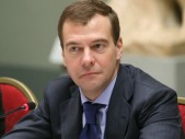 Сегодня на заседании кабинета министров был одобрен минфиновский проект налоговой политики на три ближайших года. В целом, как пообещал Дмитрий Медведев, налоговое бремя на граждан и юридических лиц не повысится. Но, по его словам, есть исключения. Среди них рост акцизов на топливо, а также на табак. Введён также совершенно новый налог на недвижимость и связанный […]