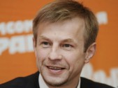 Мэру Ярославля Евгению Урлашову и его подчинённым предъявлено обвинение. Речь идет о преступлении, предусмотренном ч. 3 ст. 30 и ч. 6 ст. 290 УК РФ («покушение на получение взятки, группой лиц по предварительному сговору, с вымогательством взятки, совершенное в особо крупном размере»), — пишет Российская Газета. Мэру Ярославля Евгению Урлашову, его заместителю Дмитрию Донскову, руководителю […]