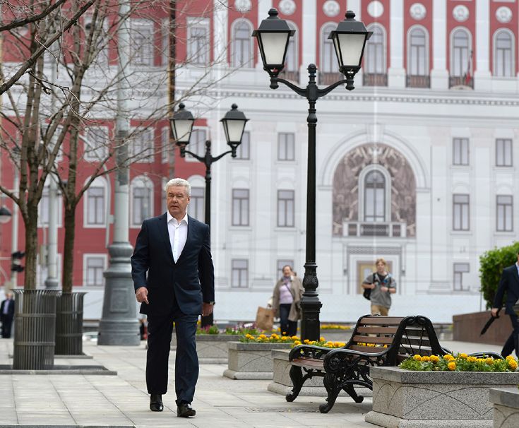 Думаю, всем уже известна новость о том, что врио руководителя города Москвы и кандидат в мэры Сергей Собянин отказался от участия в публичных дебатах. Едва ли эту новость можно назвать неожиданной. Действительно неожиданностью стало бы участие Собянина в предвыборных дебатах, такого наша страна не видела с начала 90ых. Тем не менее, кандидат от власти принял […]