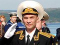 Российская Федерация намерена активно бороться за Арктику, к которой уже вовсю присматривается Китай. Об этом сообщил главнокомандующий военно-морского флота, адмирал Владимир Высоцкий.
