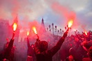 История повторяется. Как и 9 июня 2002 года, Манежная площадь в Москве стала ареной для волнений с участием футбольных фанатов. Впрочем, если беспорядки восьмилетней давности произошли под надуманным предлогом, мотивы участников нынешней акции гораздо яснее. За «Манежной-2002» последовал первый за «эпоху стабильности» всплеск разговоров о реформе МВД и принятие антиэкстремистского законодательства. Что принесет нам «Манежная-2010»?
