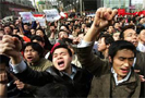 1 мая 2009 года в китайской провинции Цзянсу сотни шахтеров начали стихийную забастовку и провели демонстрацию, потребовав повышения заработной платы и обеспечения безопасных условий труда.