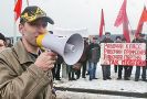 На заводе южнокорейской компании «Йура корпорэйшн» в Ивангороде производящем электропроводку для «Hyundai», разгорается конфликт. Администрация предприятия требует от рабочих не вступать в певичку профсоюза МПРА.