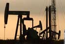 Что станет с нефтью дальше? Остановится ли ее падение? Куда ведет Россию снижение стоимости углеводородов? Есть ли у государства механизмы сдерживания нового ценового обвала? Эффективны ли они? Насколько связана внешняя политика России с ценами на нефть? Что объединяет нефть и газ в ценовой борьбе «Газпрома» с Украиной?