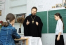 В Школах вводится изучение религий 
Новый учебный предмет - «Основы религиозных культур и светской этики» начнут преподавать с 1 апреля в российских школах
