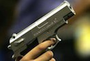В США в городе Плейсвилл (штат Калифорния) уборщик школы открыл в здании огонь. Он ранил директора школы, который скончался в больнице.