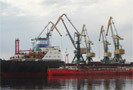 Администрация Туапсинскоо морского торгового порта (ТМТП) выиграла судебный процесс против своих докеров. По решению Краснодарского краевого суда работодатели заплатят в пользу истца 1 358 000 рублей.
