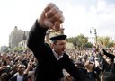 Новые столкновения на площади Тахрир в центре Каира произошли в среду днем: сотни демонстрантов закидали друг друга камнями и устроили потасовку, сообщило египетское государственное телевидение.