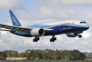 Новый Boeing 787 Dreamliner («Лайнер мечты») совершил экстренную посадку во время испытательного полета. Причиной стало появление дыма в салоне и кабине самолета.