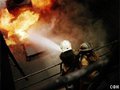 Неизвестные в ночь на вторник забросали бутылками с горючей смесью участковый пункт милиции в Пресненском районе Москвы.