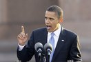 Президент США Барак Обама распорядился возобновить военные суды над узниками спецтюрьмы на военно-морской базе США в Гуантанамо (Куба). Таким образом, он снял запрет на проведение слушаний по делам содержащихся там заключенных, введенный им в январе 2009 года.