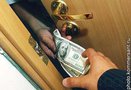 В первом полугодии текущего года было выявлено более 142 тысяч нарушений законодательства о противодействии коррупции. Это на 32 тысячи меньше, чем за тот же самый период 2009 года. Однако при этом число преступлений по взяткам выросло на 12%.