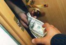 Глава Федеральной налоговой службы (ФНС) России по Мордовии Дмитрий Костылин задержан за взятку сотрудниками Департамента экономической безопасности (ДЭБ) МВД РФ.