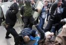 Тверской суд Москвы в среду приговорил к 2,5 годам колонии общего режима 56-летнего Сергея Мохнаткина, признав его виновным в том, что он сломал нос милиционеру при задержании после несанкционированной акции на Триумфальной площади в Москве 31 декабря 2009 года.
