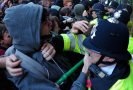 Британские студенты, недовольные планами правительства повысить плату за обучение и сократить финансирование учебных заведений, провели несколько акций протеста по всей странe.