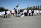В Уфе на площади имени Ленина прошел пикет в защиту заказника Утриш в Краснодарском крае и озера Байкал.