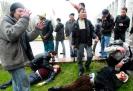 Толпа сторонников временного правительства ворвалась в дом в селе Тейит, принадлежащей семье бывшего президента Киргизии Курманбека Бакиева и подожгла его. Сторонникам бывшего главы государства удалось бежать.