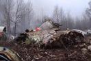 Пилоты самолета Ту-154М президента Польши Леха Качиньского, разбившегося 10 апреля под Смоленском, не проходили обучение на тренажерах. Также установлено, что в кабине экипажа присутствовали посторонние.