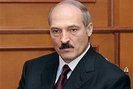 Александр Лукашенко считает, что Белоруссии не стоит ввязываться в информационный конфликт с Россией, а надо заниматься собственными делами.