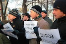 Судя по акциям протеста, которые прошли в России в январе, можно смело сказать: в нашей стране с властью борются в основном идеалисты. Казалось бы, на новый год власть сделала гражданам подарок в виде повышения цен. Например, за проезд на транспорте. Но эта тема не слишком взволновала жителей Российской Федерации. Даже «протестный электорат» на повышение цен не обратил внимания. Повысили – и ладно. Не в первый раз.