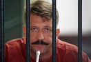 Уголовный суд Таиланда отверг запрос США не рассматривать дополнительные обвинения против россиянина Виктора Бута, арестованного по делу о незаконной торговле оружием. Это решение не позволяет Соединенным Штатам добиться скорой экстрадиции Бута.