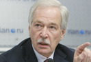 Председатель Госдумы РФ, один из руководителей партии «Единая Россия» Борис Грызлов отменил свою онлайн-конференцию, которая должна была состояться 17 марта на сайте интернет-издания Газета.ру. По официальной версии, функционер «партии власти» перенес интервью по причине «необходимости присутствия на заседании Совета безопасности России».