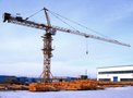 В Благовещенске (Амурская область) упал башенный кран, установленный на площадке строящегося девятиэтажного дома. При этом пострадали трое китайских рабочих.