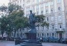 В столичном доме 19 века, расположенном по адресу Тверской бульвар, д. 17 (напротив памятника Есенина) пытаются открыть ресторан Double Coffee. Против создания заведения выступают представители местного ТСЖ.