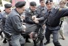 В Томской области Каргасокский районный суд арестовал милиционера, подозреваемого в совершении ДТП, в результате которого одна школьница погибла и две пострадали.