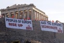 В Греции проходят акции протеста против мер правительства, направленных на сокращение зарплат и пенсий. Протестующие действуют не всегда мирно.
