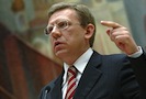 Министр финансов РФ Алексей Кудрин является, наверное, наиболее трезвомыслящим экономическим либералом в правительстве. При этом он олицетворяет самую разрушительную для отечественной экономики политику. Большое неолиберальное наступление на доходы трудящихся отстаивается им решительно и последовательно. Болезнь российского бюджета порождена нездоровьем национальной экономики. Но рецепты Кудрина не подходят для спасения казны, а для не экспортных секторов экономики - они губительны.