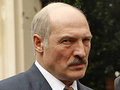 По официальным данным, Александр Лукашенко выиграл президентские выборы в Белоруссии, набрав 79,7% голосов избирателей. Следом за ним - кандидат "против всех" - за него проголосовали 6,47% избирателей.