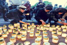 27 мая 2009 года эстонские студенты провели акцию протеста. Ровно в 22:00 они зажгли тысячи поминальных свечей перед университетами по всей стране. Студенты протестуют против решения правительства сократить расходы в сфере образования.