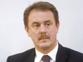 Министр иностранных дел Латвии Гиртс Валдис Кристовскис, обвиняемый в шовинистических высказываниях, должен продолжать работу на посту министра иностранных дел. Такое решение приняло руководство правящего блока «Единство».
