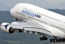 В Сингапуре аварийно сел авиалайнер A380 авиакомпании Qantas. На его борту были 459 человек, никто из них не пострадал. Причиной экстренной посадки стал выход из строя одного из двигателей воздушного судна.