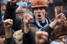 В г. Междуреченске Кемеровской области, где в ночь на 9 мая произошла авария на шахте «Распадская» горняки провели акцию протеста.  Мероприятие было прервано после вмешательства ОМОНа.