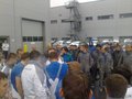 18 сентября на «Фольксвагене» прошла серия сменных собраний, на которых решался вопрос, согласится ли на те условия, которых добился Межрегиональный профсоюз работников автопрома (МПРА)в ходе пятимесячных переговоров с руководством предприятия или же выйти на забастовку. В собраниях приняли участие около 5 тысяч рабочих, большинство из которых высказывались против проведения забастовки.
