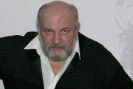Известный драматург, автор сценария к фильму «Любовь и голуби» Владимир Гуркин ушел из жизни в понедельник на 59-м году жизни.