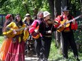 Во Франции создали новую правительственную программу, связанную с оказанием помощи по поиску работы на родине высланным из этой страны цыганам. Как сообщил министр по делам иммиграции Франции Эрик Бессон, в первую очередь, речь идет о содействии румынским цыганам, программа помощи которым начнет осуществляться уже в 2011 году. На ее реализацию выделен 1 миллион евро, сообщает ВВС.