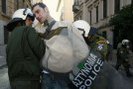 В столице Греции, Афинах толпа протестующих пыталась прорваться к зданию Министерства финансов страны. Полиция применила резиновые палки и слезоточивый газ, чтобы разогнать агрессивно настроенных людей.