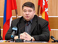 В отношении главы города Александров Владимирской области Геннадия Симина заведено уголовное дело о попытке получить взятку в особо крупном размере. Мэра подозревают в получении от местного бизнесмена двухкомнатной квартиры стоимостью 2,36 миллиона рублей за оформление документов на строительство.
