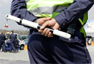 Глава ГИБДД Москвы Александр Ильин обратился к жителям страны с просьбой придумать обращение к дорожным полицейским. Главный «гаишник» столицы заявил, что обращение «Эй!» никому не понравится. Вариант обращения «господин полицейский», предложенный главой МВД России Рашидом Нургалиевым, Ильин тоже отверг.